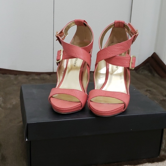 Heels - Picture 6 of 7